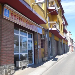 https://hostal-sant-bernat-olot.catalonia-hotels.com